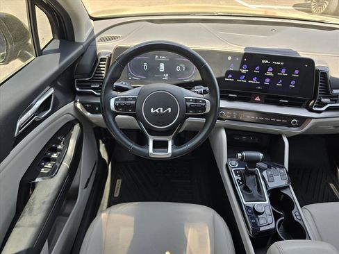 Used 2025 Kia Sportage EX image 13