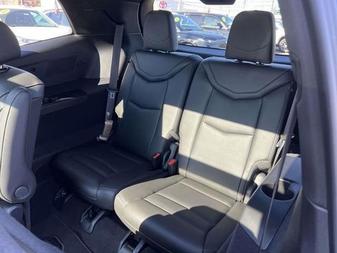 Used 2025 Cadillac XT6 Premium Luxury image 12