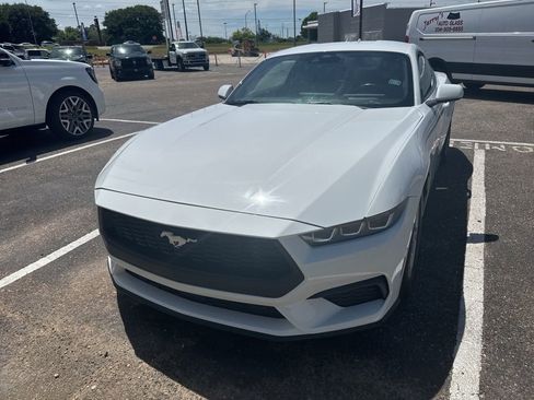 Used 2024 Ford Mustang Coupe image 3