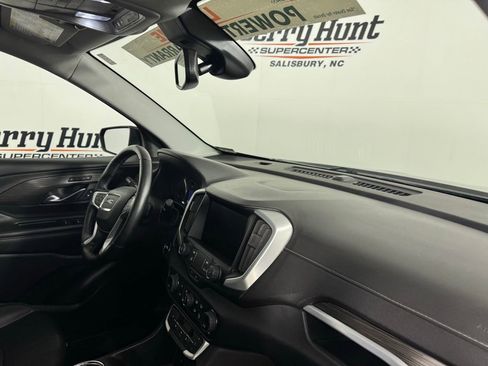Used 2023 GMC Terrain SLT image 30