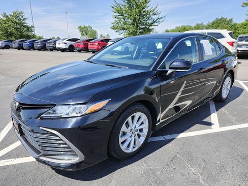 Used 2021 Toyota Camry LE w/ Cold Weather Package AWD/4WD image 12