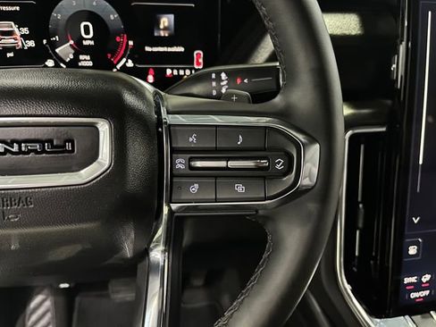 Used 2025 GMC Yukon XL Denali AWD/4WD image 19