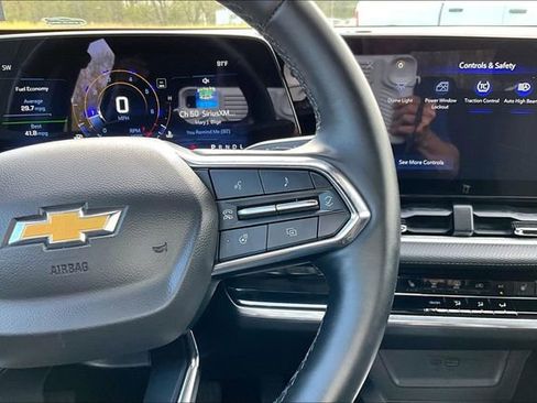 Used 2025 Chevrolet Equinox LT image 12