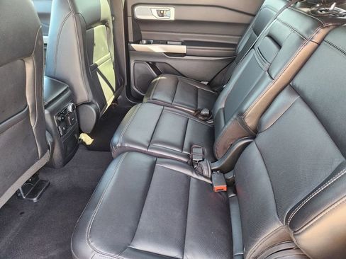 Used 2023 Ford Explorer Limited image 30