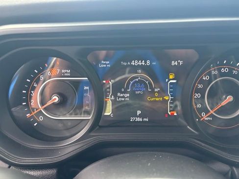 Used 2025 Jeep Wrangler Unlimited Sahara AWD/4WD image 16