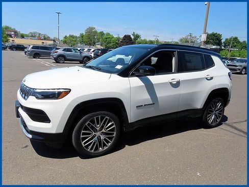 Used 2022 Jeep Compass Limited w/ Elite Group AWD/4WD image 1