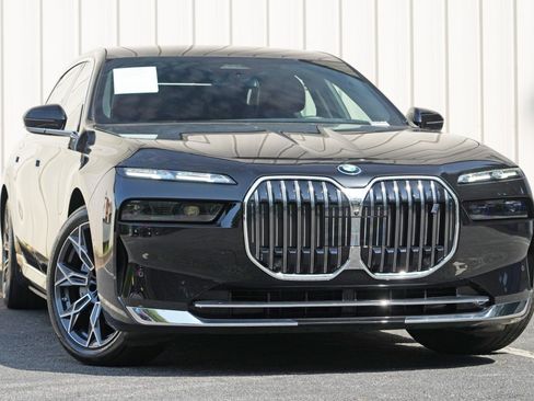 Used 2025 BMW i7 xDrive60 w/ Executive Package AWD/4WD image 4