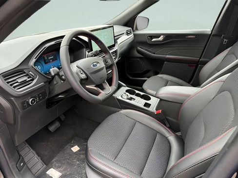 Used 2025 Ford Escape ST-Line Select w/ Tech Pack #2 AWD/4WD image 8