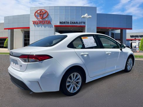 Used 2025 Toyota Corolla LE w/ LE Premium Package FWD image 6