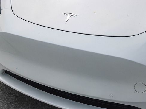 Used 2022 Tesla Model Y Performance image 6