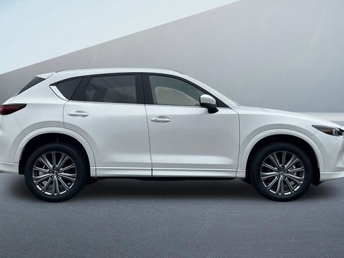 New 2025 MAZDA CX-5 Signature image 2