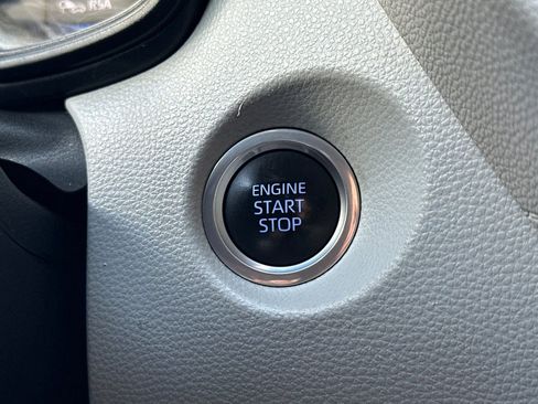 Used 2022 Toyota Corolla Cross LE image 29