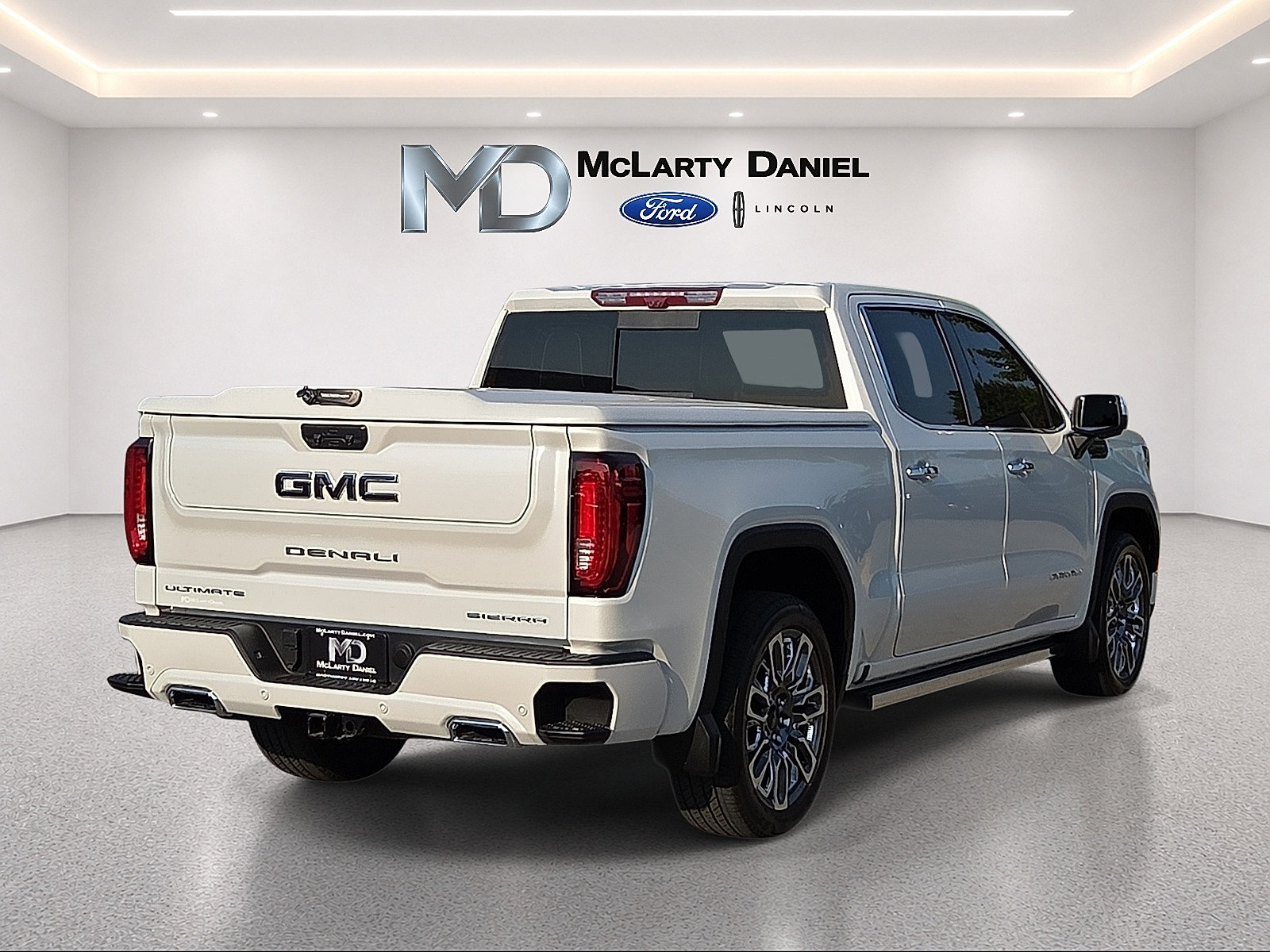 Used 2025 GMC Sierra 1500 Denali Ultimate AWD/4WD image 5