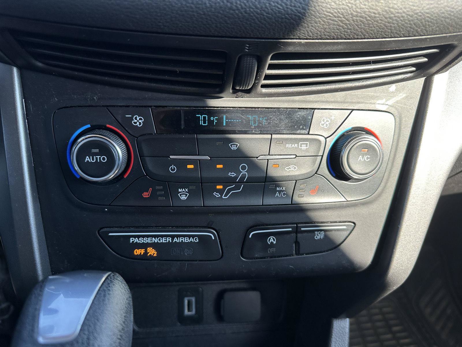 Used 2017 Ford Escape SE w/ Equipment Group 201A FWD image 27