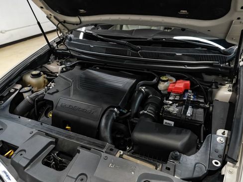 Used 2019 Lincoln MKT AWD image 51