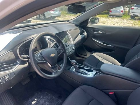 Used 2024 Chevrolet Malibu LS w/ Driver Confidence Package FWD image 5