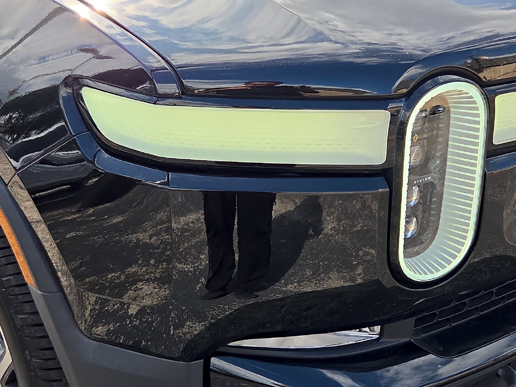 Used 2024 Rivian R1S Adventure Quad AWD/4WD image 7