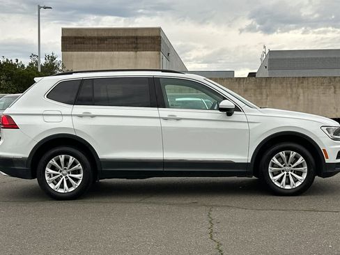 Used 2018 Volkswagen Tiguan SE w/ Panoramic Sunroof Package image 6