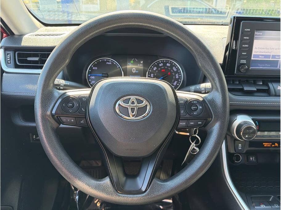 Used 2019 Toyota RAV4 LE w/ Carpet Mat Package AWD/4WD image 8