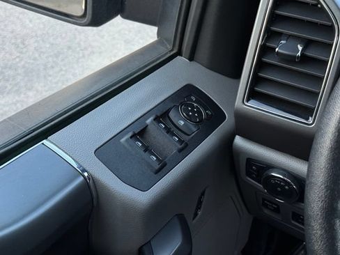 Used 2020 Ford F150 XLT w/ Equipment Group 302A Luxury AWD/4WD image 31