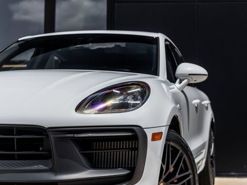 Certified 2024 Porsche Macan GTS AWD/4WD image 16