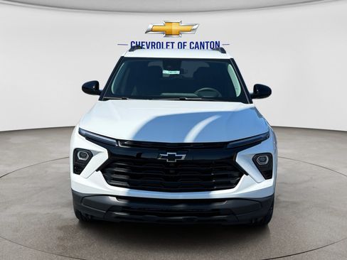 New 2026 Chevrolet TrailBlazer LT w/ Midnight Edition AWD/4WD image 2
