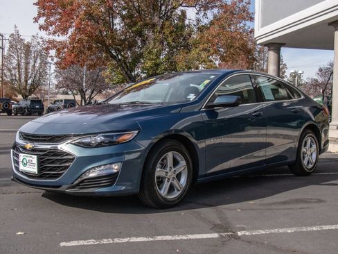 Used 2024 Chevrolet Malibu LT image 3