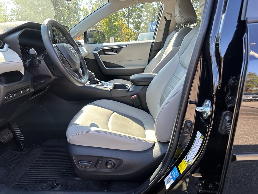 Used 2025 Toyota RAV4 XLE Premium w/ Weather Package AWD/4WD image 13