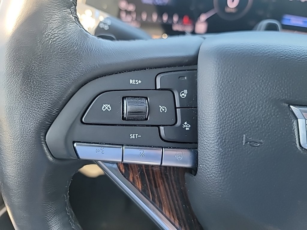 Used 2023 Cadillac Escalade ESV Premium Luxury w/ Performance Package AWD/4WD image 31