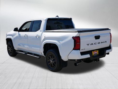 Used 2024 Toyota Tacoma SR5 AWD/4WD image 5