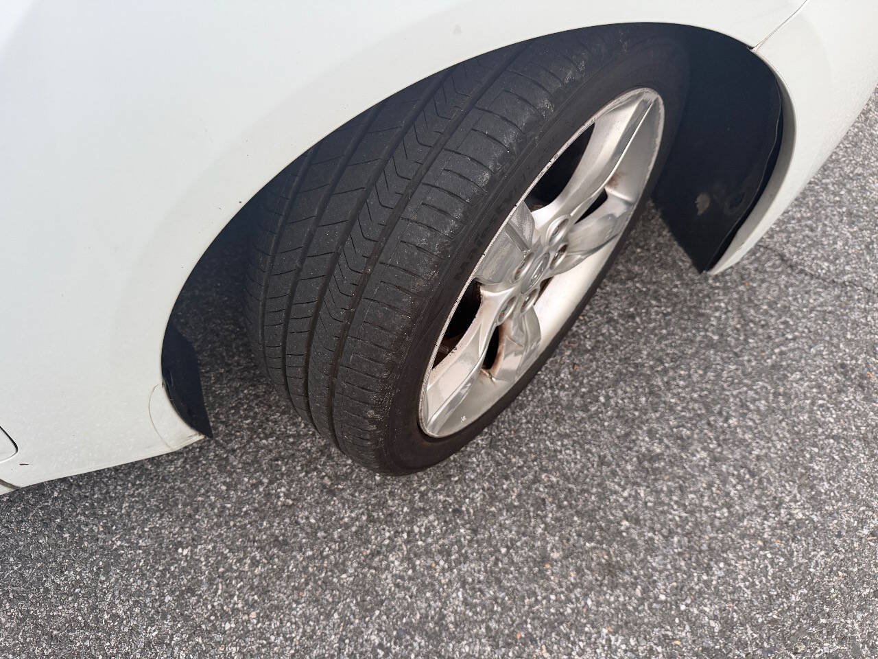 Used 2013 Hyundai Veloster FWD image 15