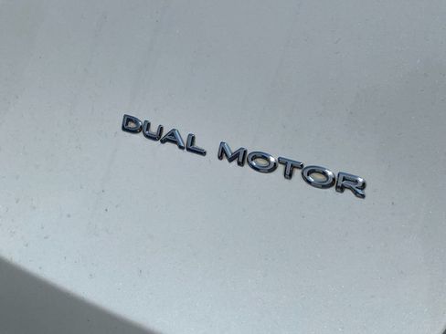 Used 2021 Tesla Model Y Long Range AWD/4WD image 28