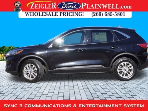 Used 2022 Ford Escape SE image 2