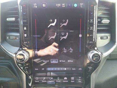 New 2026 RAM 2500 Laramie w/ Towing Technology Group image 22