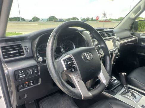 Used 2015 Toyota 4Runner Limited image 15