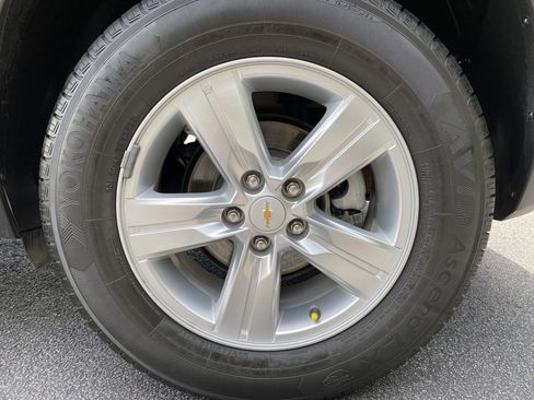 Used 2018 Chevrolet Trax LT w/ LT Convenience Package AWD/4WD image 41