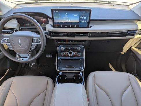 Used 2022 Lincoln Nautilus FWD image 14