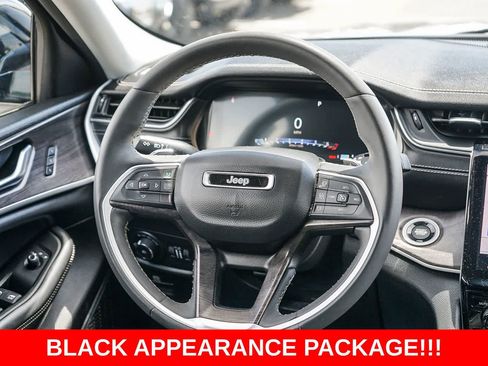 Used 2023 Jeep Grand Cherokee Limited w/ Black Appearance Package image 14
