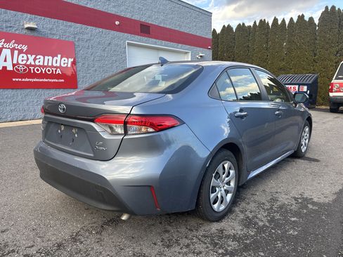 Used 2025 Toyota Corolla LE image 3