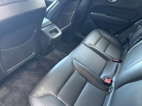Used 2025 Volvo XC60 B5 Core image 15