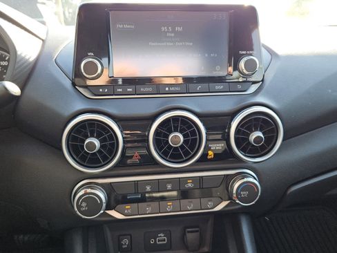 Used 2024 Nissan Sentra S image 8