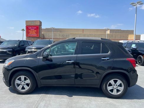 Used 2019 Chevrolet Trax LT w/ LT Convenience Package FWD image 8