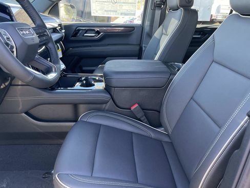 New 2026 GMC Yukon Elevation image 21