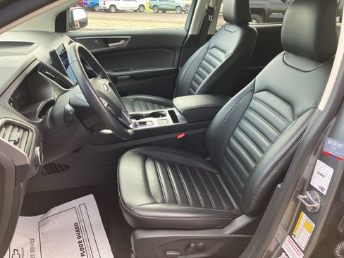 Used 2024 Ford Edge SEL image 9