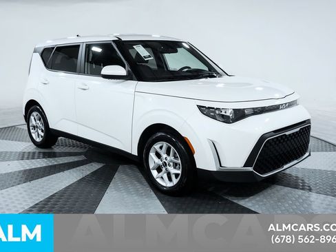Used 2025 Kia Soul LX w/ LX Technology Package FWD image 9