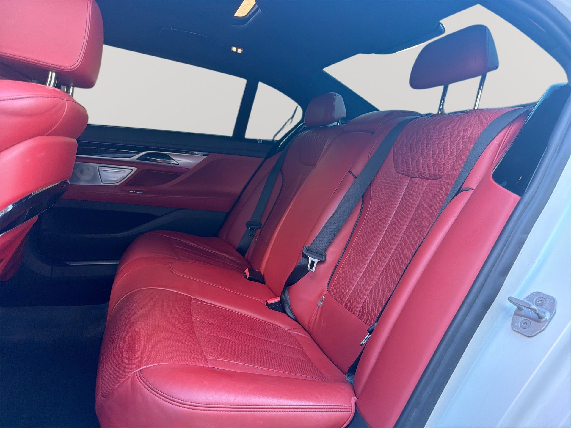 Used 2018 BMW 750i w/ Executive Package RWD image 26