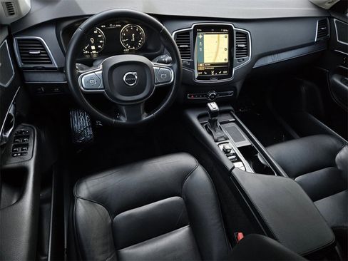 Used 2020 Volvo XC90 T6 Momentum image 19