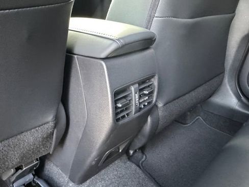 Used 2026 Toyota Corolla Cross XLE w/ Convenience Package FWD image 31