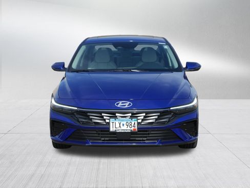 Certified 2026 Hyundai Elantra Limited FWD image 2