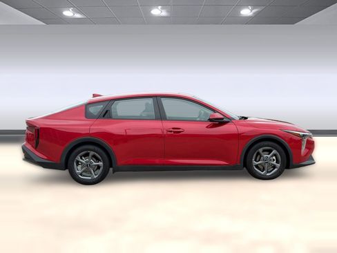 Used 2025 Kia K4 LXS FWD image 8